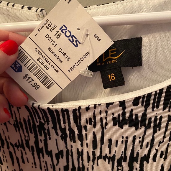 NWT knee length dress - Picture 2 of 2